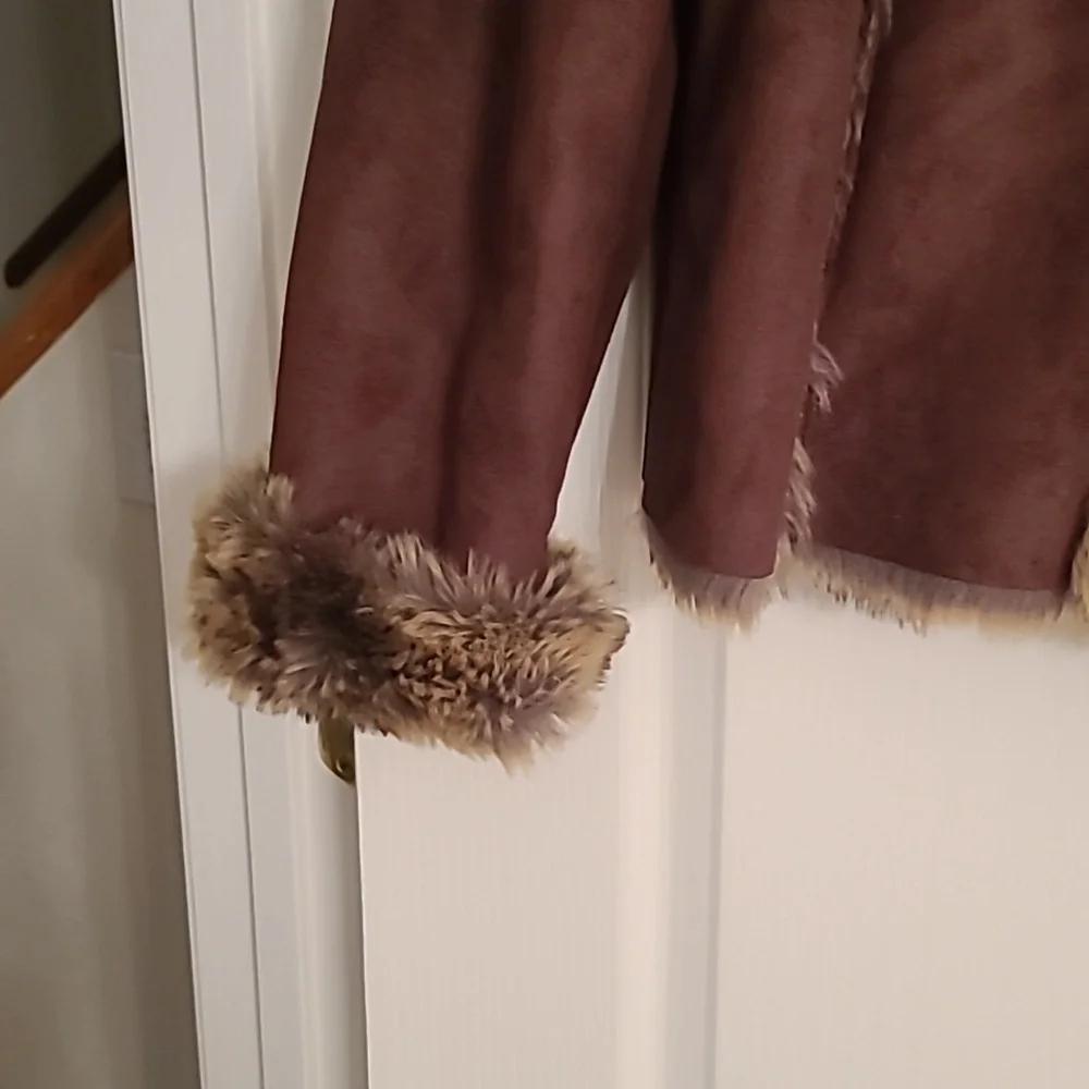 Beautiful Faux Shearling Jacket Size XL - Picture 4 of 7